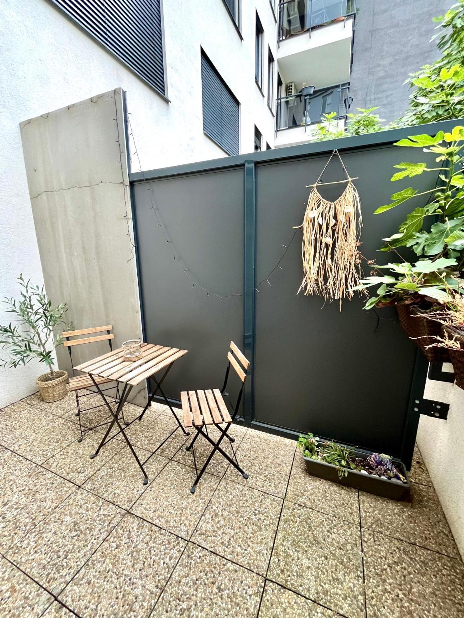 The Elite Suite Downtown 2- Bedroom Apt Ac & Garage Parking Bratislava Exterior foto